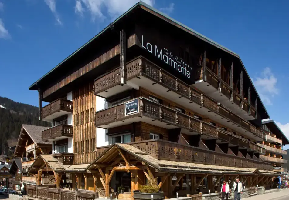 Hotel La Marmotte, Les Gets (hotel) - Central location