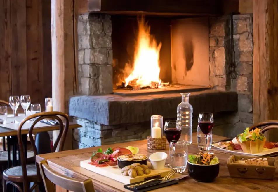 Hotel La Marmotte, Les Gets (hotel) - La Pivotte restaurant