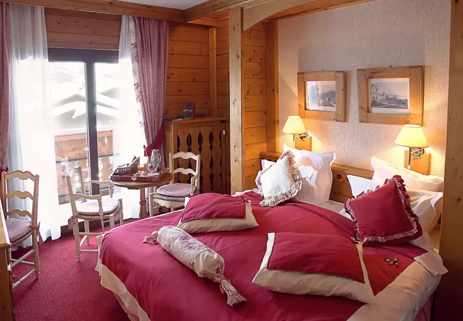 Hotel La Marmotte, Les Gets (hotel) - Traditional room up to 3 persons