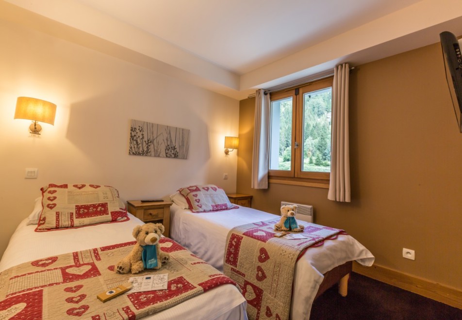 Residence & Spa Mont Blanc, Vallorcine (self catered apartments) - Twin bedroom