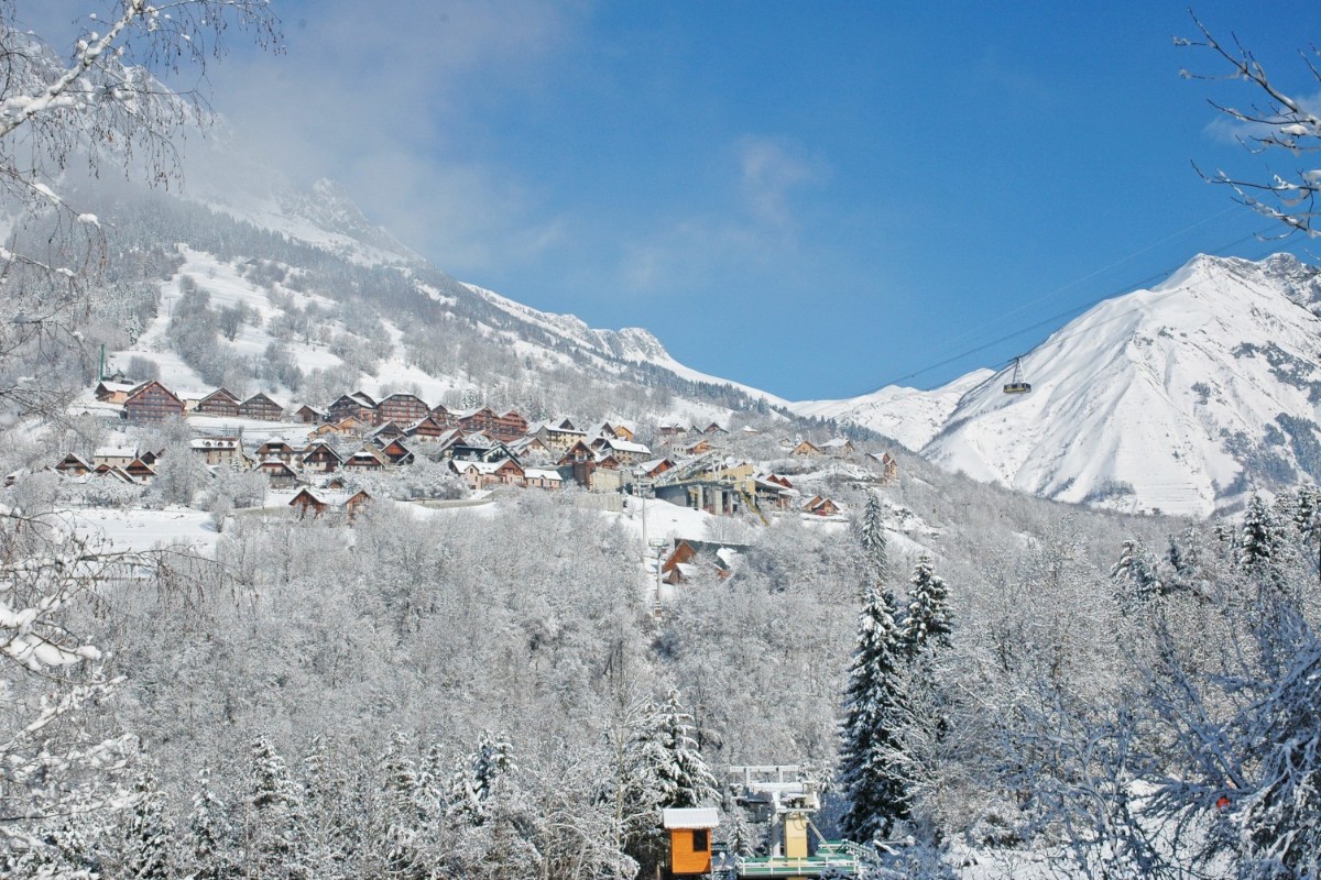 Vaujany Alpe d'Huez Apartments Peak Retreats Skiing Holidays