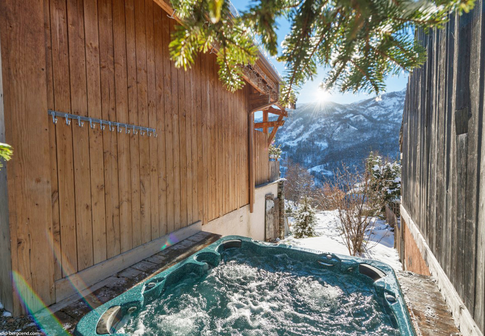 Tweed, Chalets St Marcel, St Martin de Belleville (self catered chalet)