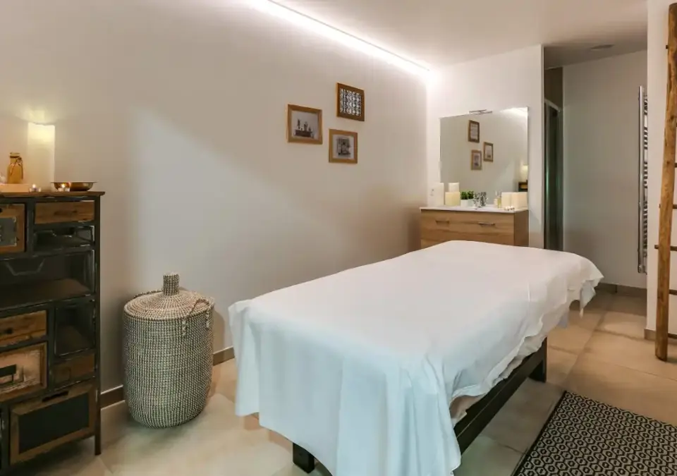 Hameau de Barthelemy, La Rosiere (self catered apartments) OPT Spa (5).jpg