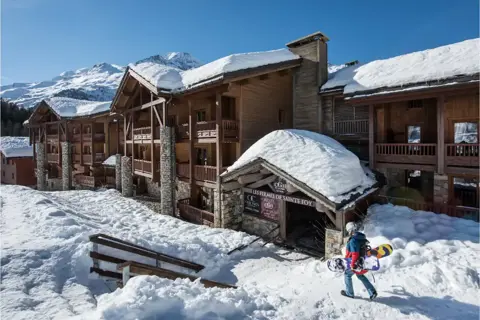 Les Fermes de Sainte Foy, Sainte Foy (self catered apartments) - On the snowfront