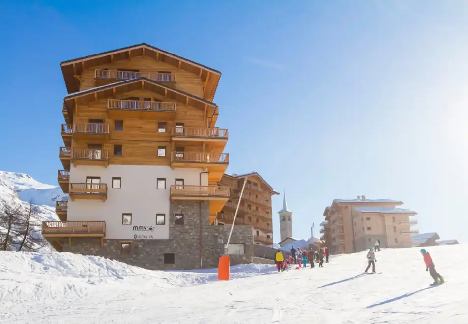 Altaviva, Tignes 1800 (self catered apartments) (©MReyboz) - Easy ski access