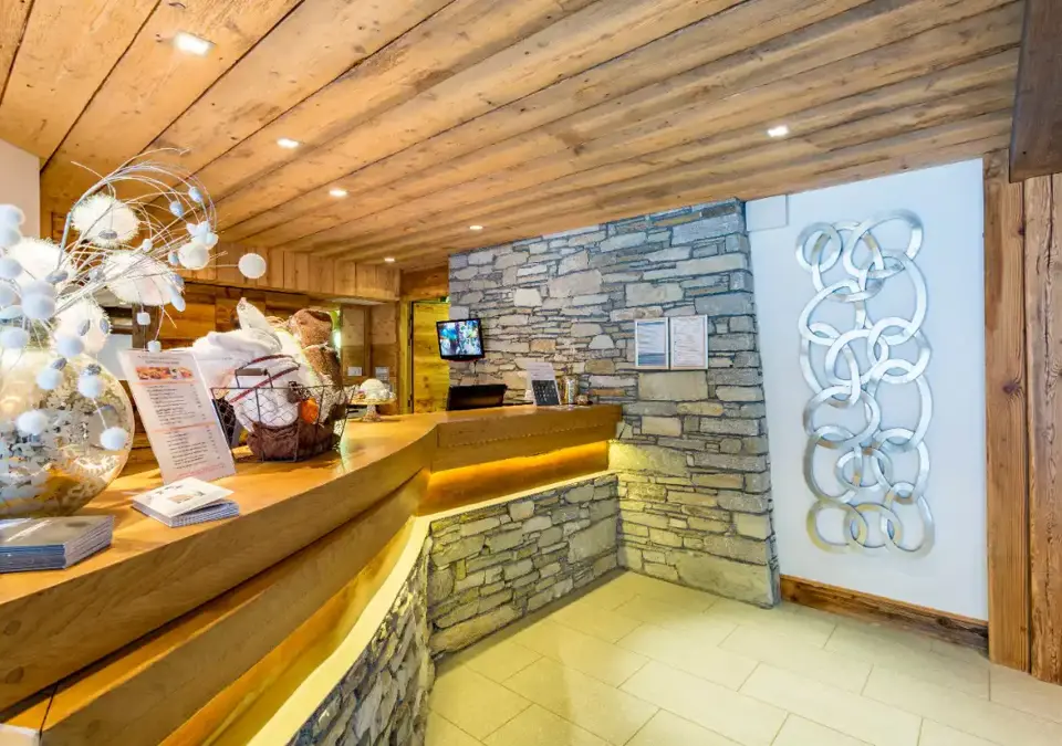 Santa Terra, Tignes les Brevieres (self catered apartments) - OPT (3).jpg