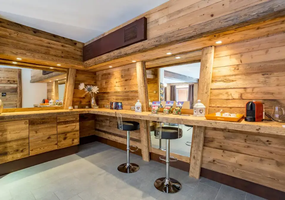 Santa Terra, Tignes les Brevieres (self catered apartments) - OPT (7).jpg