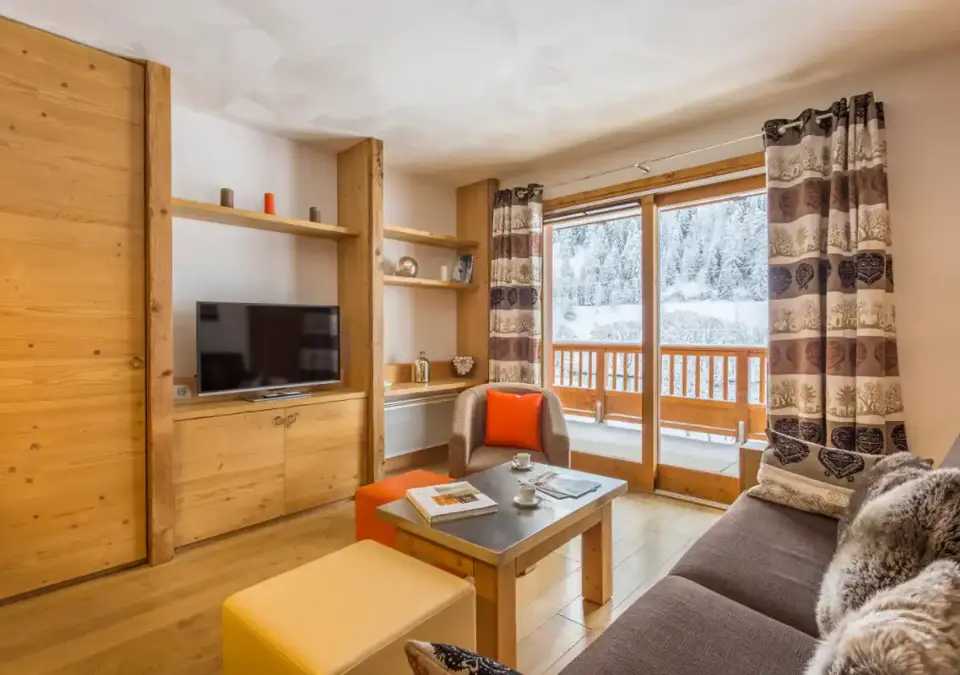Santa Terra, Tignes les Brevieres (self catered apartments) - 2 bed 6 OPT (2).jpg