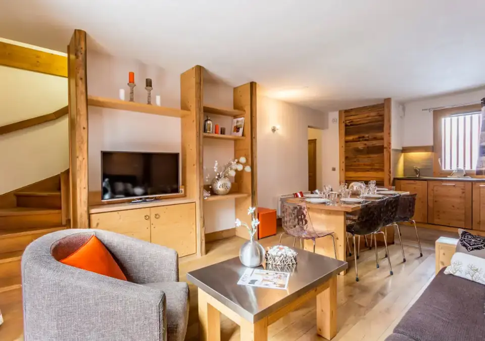 Santa Terra, Tignes les Brevieres (self catered apartments) - 2 bed alcove 7 OPT (2).jpg