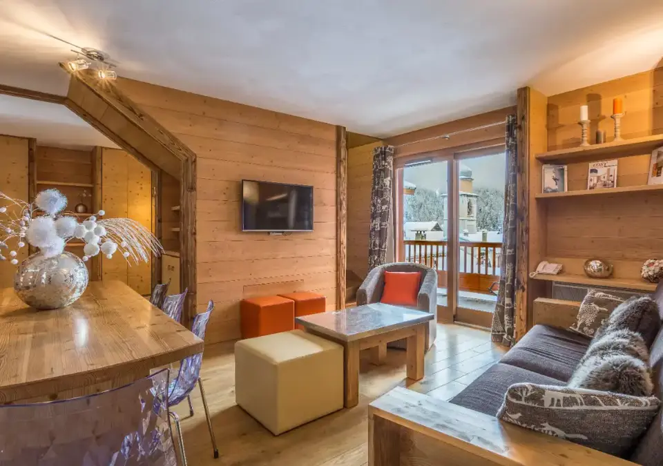 Santa Terra, Tignes les Brevieres (self catered apartments) - 3 bed duplex 8 OPT (4).jpg