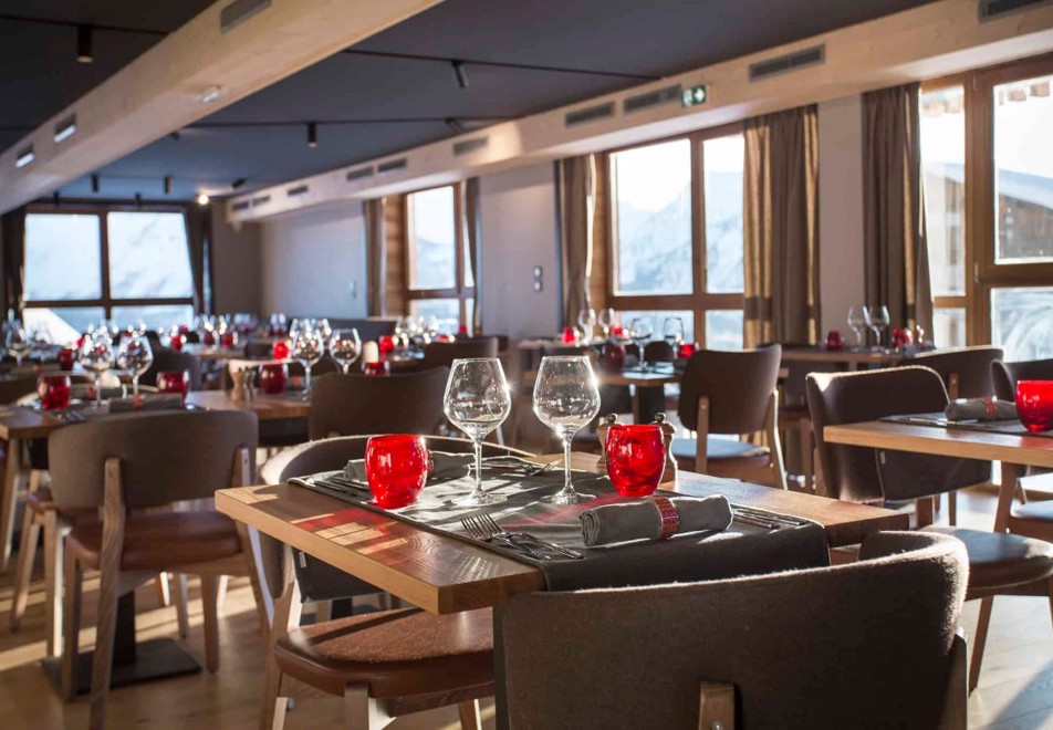 Alparena, La Rosiere (Apartments & Hotel) - Alpagio bar & restaurant