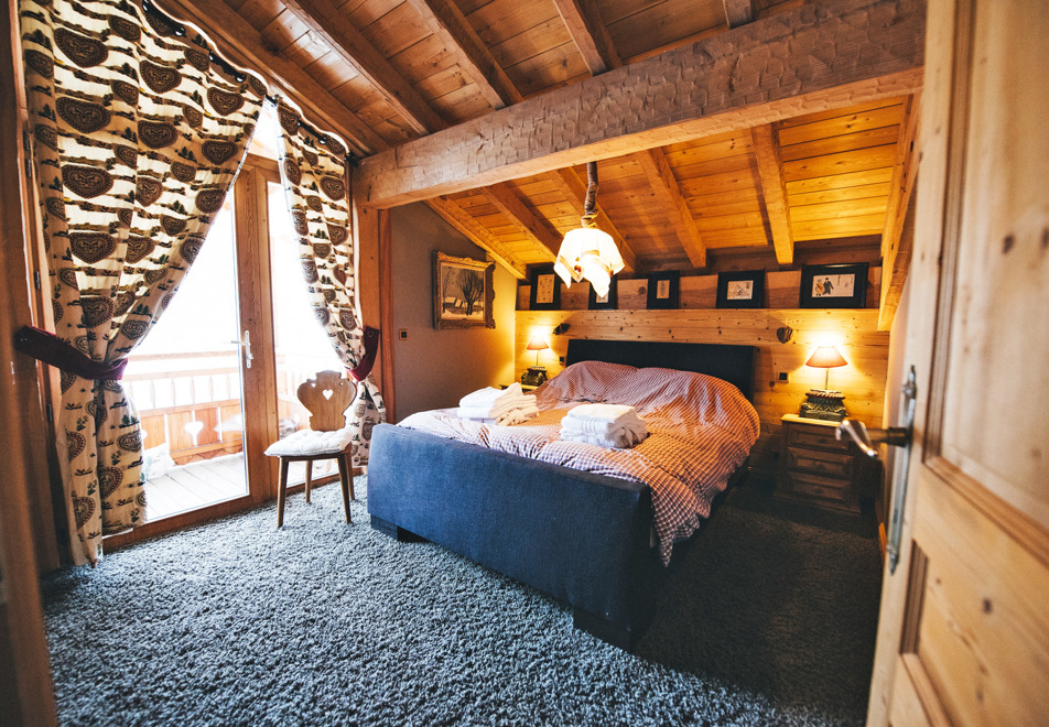Chalet Rose, St Martin de Belleville (self catered chalet) - Double bedroom