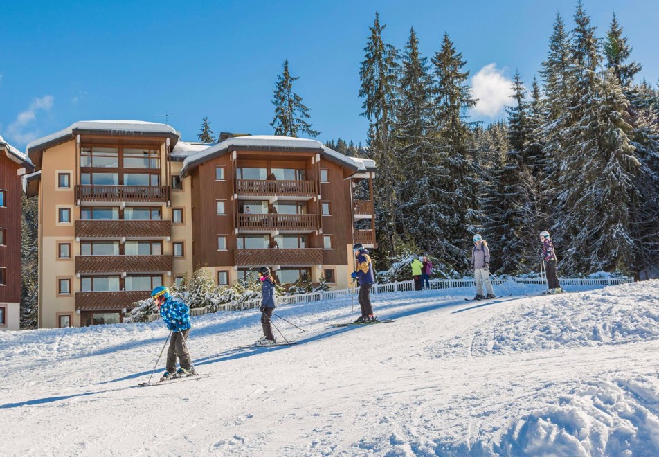 Le Buet, Morillon 1100 (self catered apartments) - Ski in ski out (weather permitting)