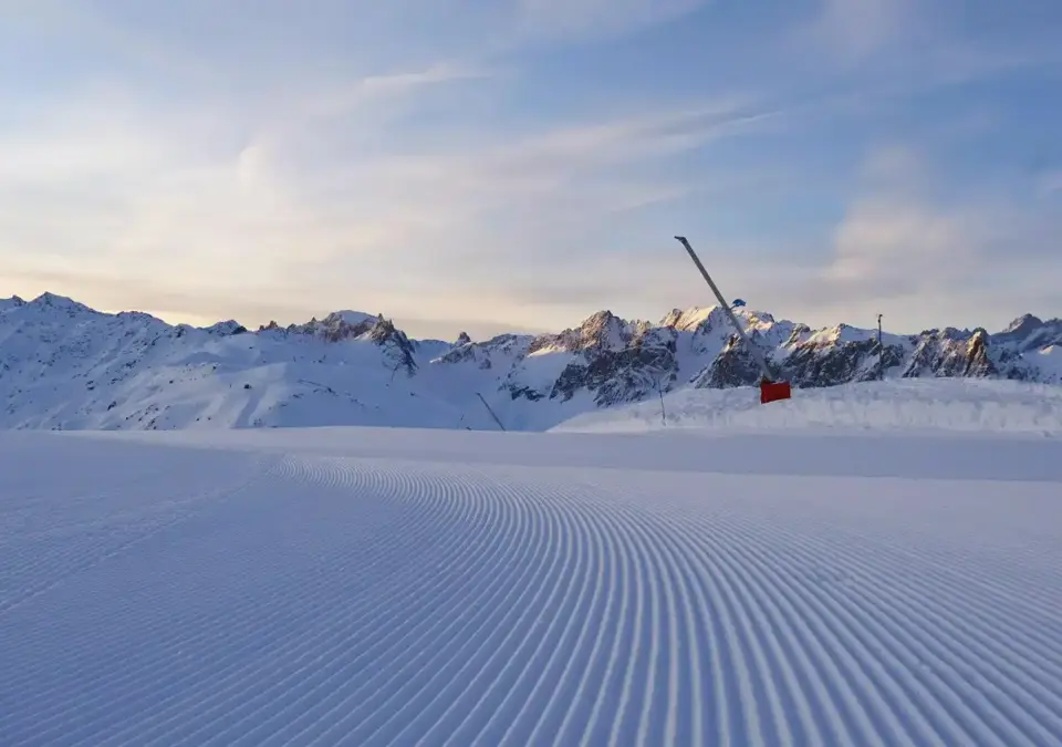 Valloire ski slopes.webp