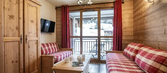 2 bedroom apartment sleeping 4/6 (may be duplex) (c.50m2):