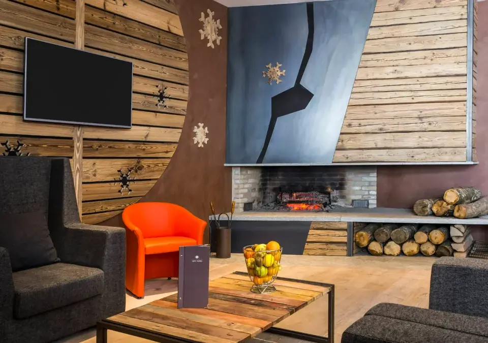 Hotel St Charles-Val Cenis-Reception lounge (6).webp