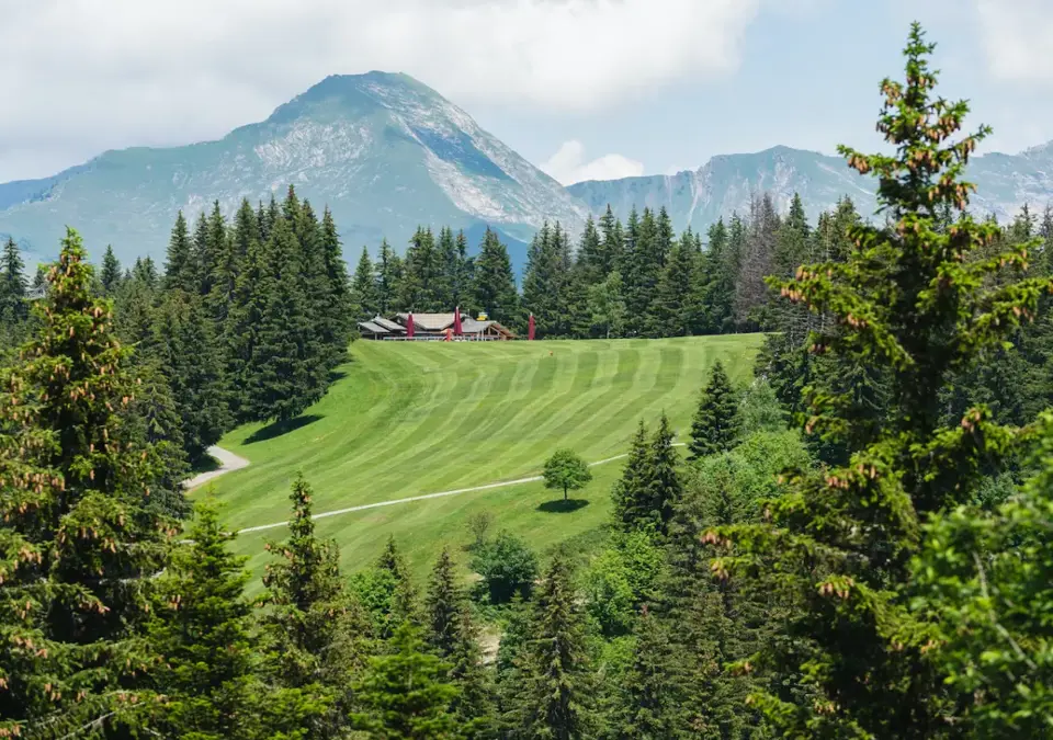 Les Gets golf course (©Valentin_Ducrettet).webp