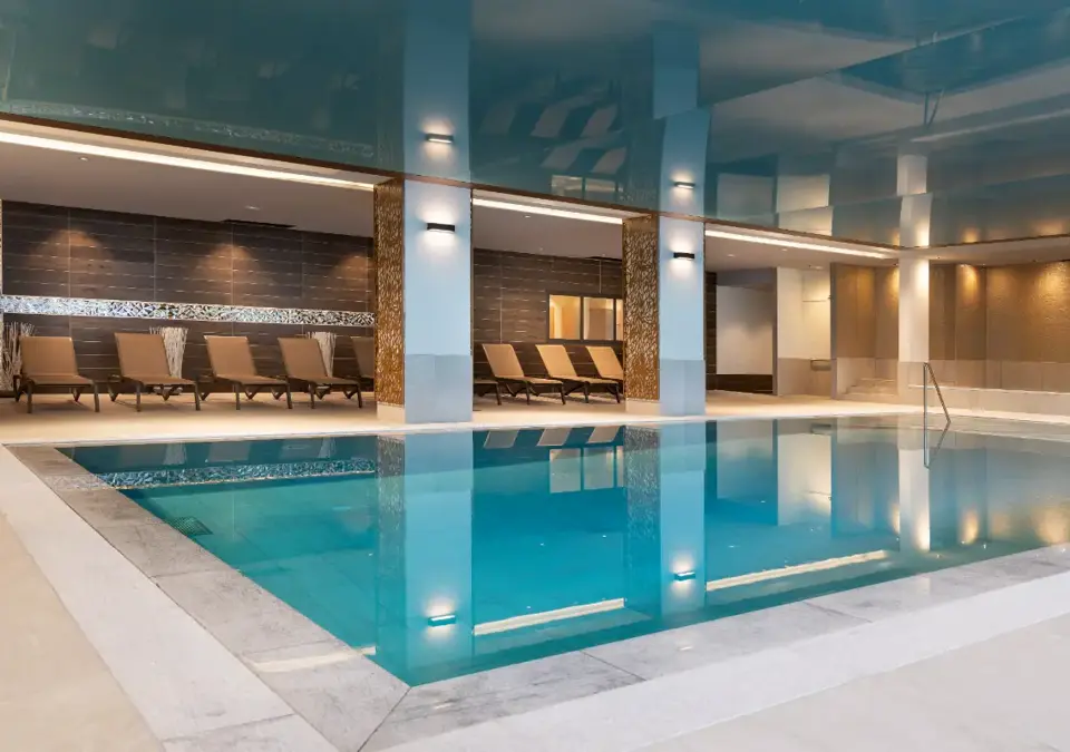 Laska-Les Contamines-Indoor pool (©StudioBergoend) (1).webp