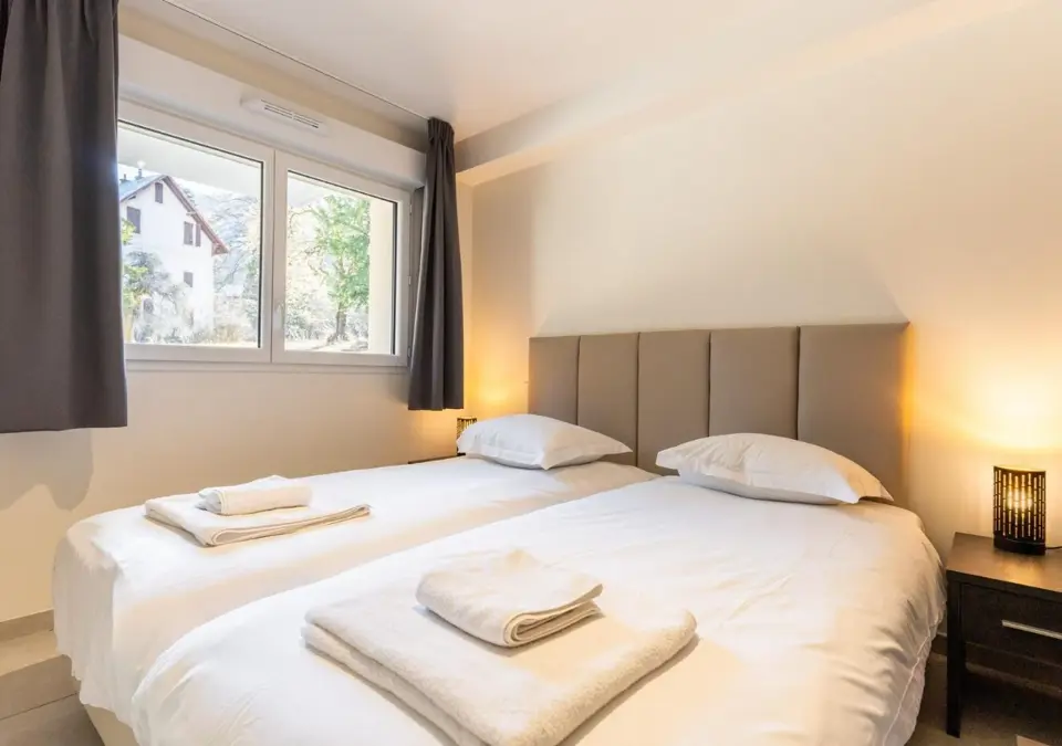 Meri-Bellcombe-Brides les Bains-Typical 2 bed 6 (1).webp