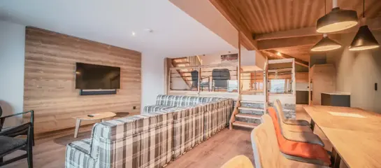 Split level apartment 507 sleeping 16 (c.173m2):