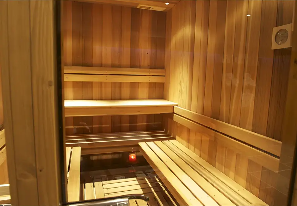 Rose, Samoens (self catered apartments) - Shared spa area