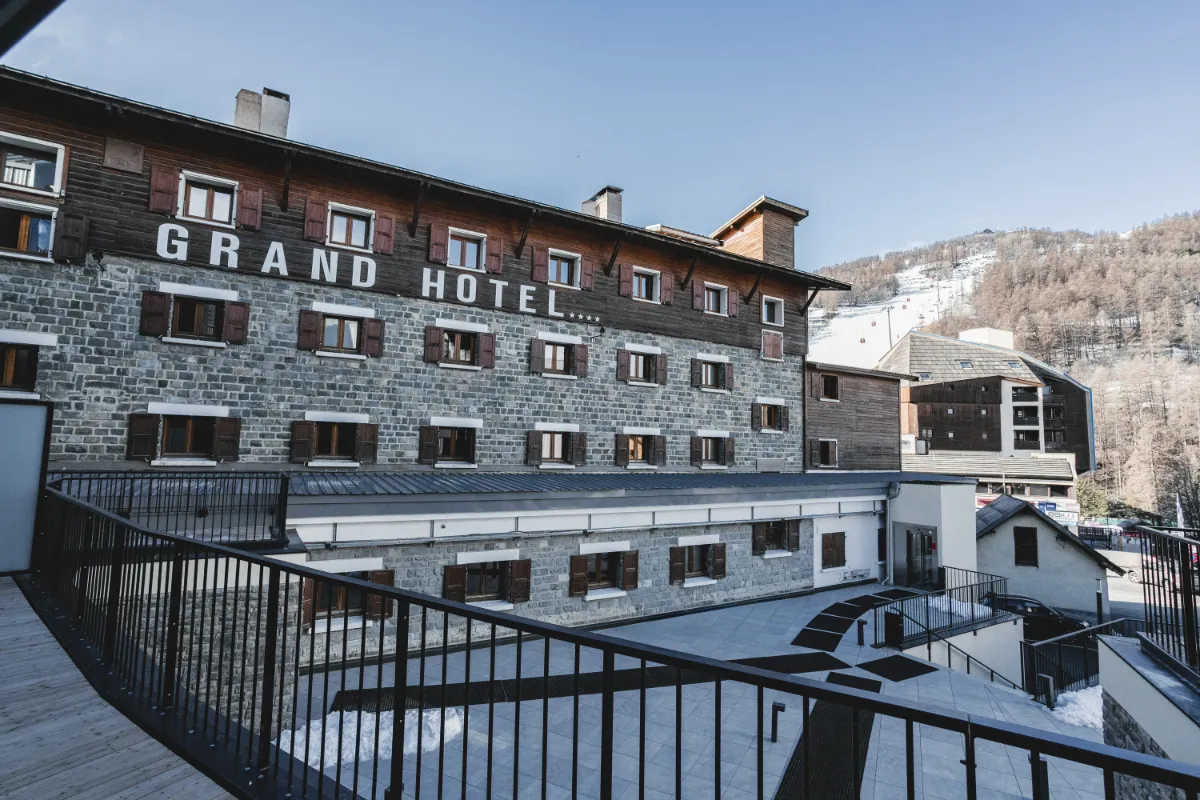 Grand Hotel, Serre Chevalier (hotel) - Foot the slopes in main centre