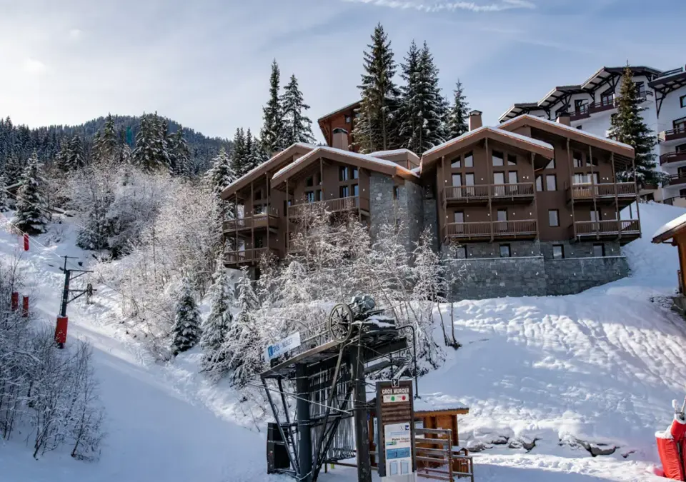 Yellowstone Lodge-La Tania-Exterior (1).webp