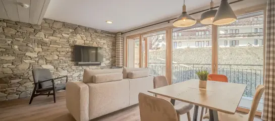 Duplex apartment 505 sleeping 6 (c.80m2):
