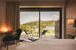 hotel-villacaroline-annecy-chambre-double-vue-lac-v03.webp