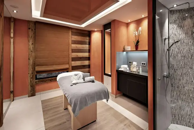 Alexane-Samoens-Treatment room.webp