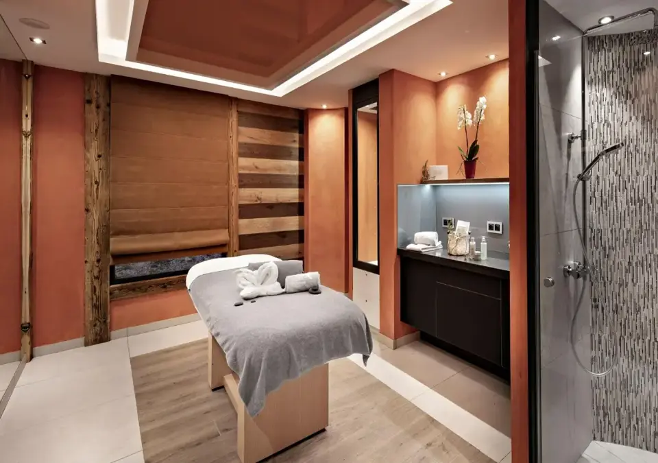 Alexane-Samoens-Treatment room.webp