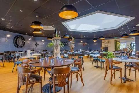 Mercure Lyon Est Villefontaine en-route hotel