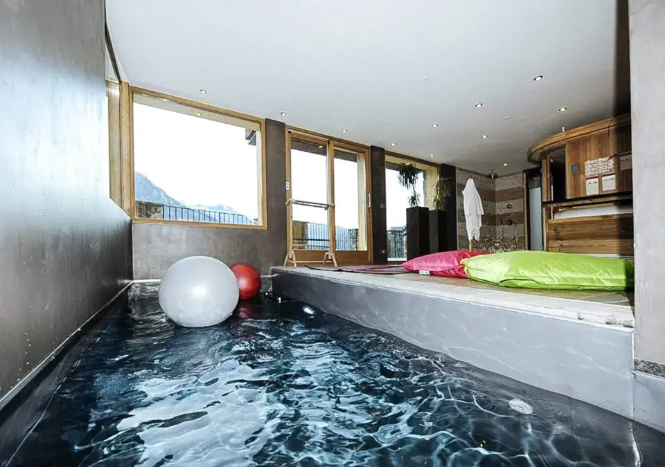 Le Chalet Martine-St Martin de Belleville-Indoor pool.webp