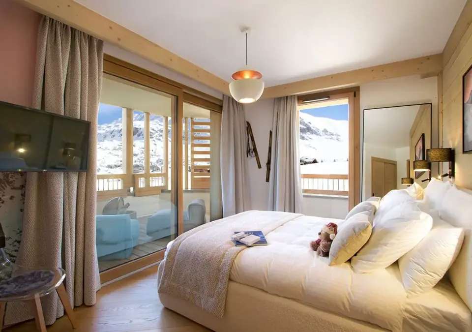 Phoenix-Alpe d'Huez-Typical A building apartments (10).webp