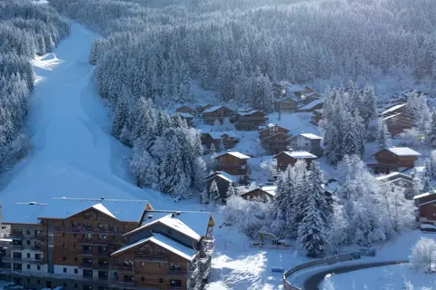 Drone View La Tania Development Slope Cropped 1527 Wide