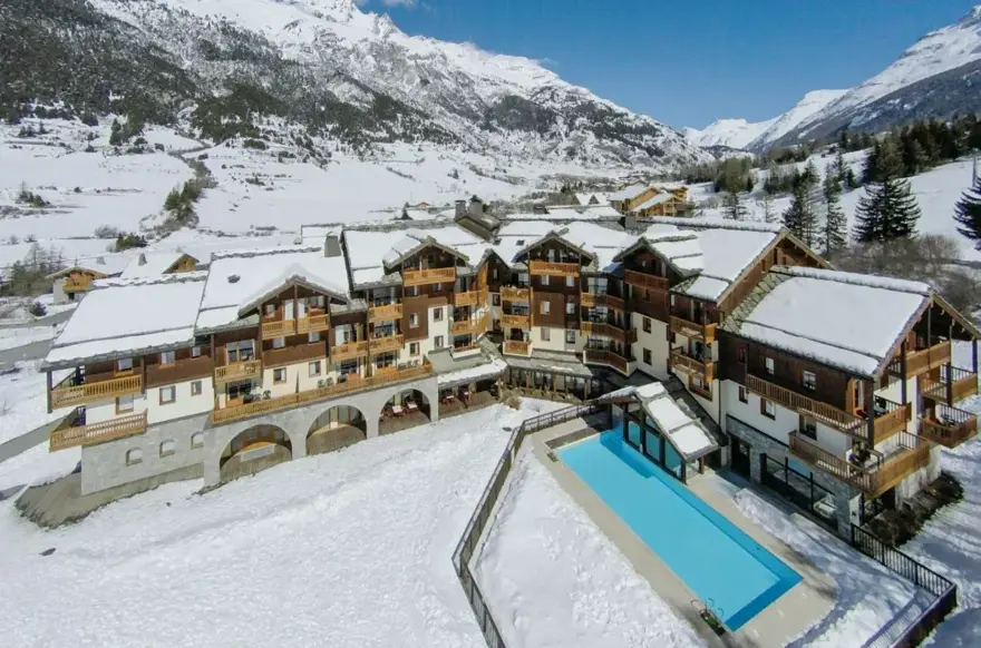 Les Alpages de Val Cenis-Val Cenis-Outdoor pool (1).webp
