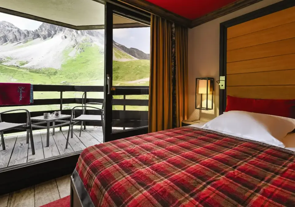 Val Claret-Tignes Val Claret-Typical room (3).webp