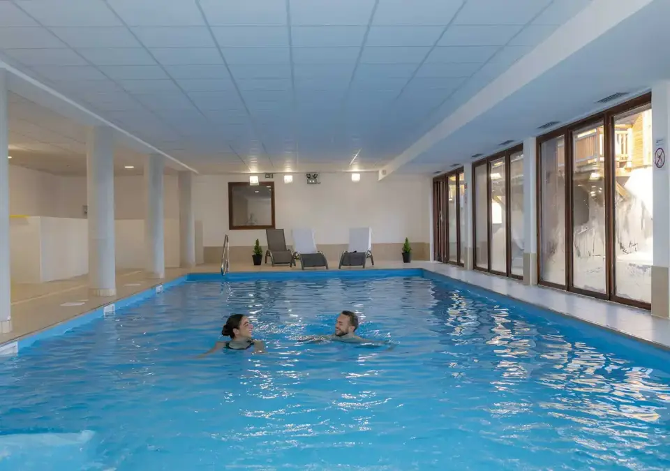 Chalet des Pistes-Combloux-Indoor pool.webp
