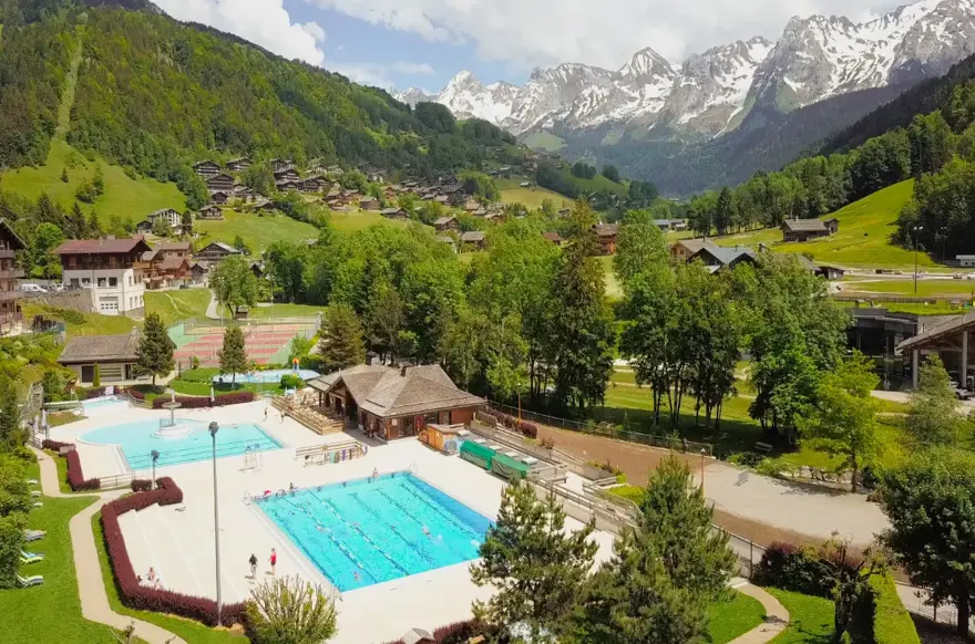 Le Grand Bornand outdoor pool (2).webp