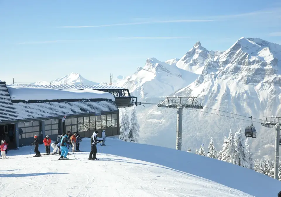 Les Carroz d'Araches gondola.webp