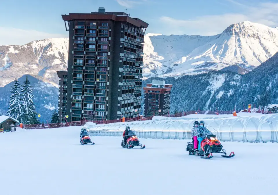 Le Corbier ski resort snow mobiles (©CorbierTourisme).webp