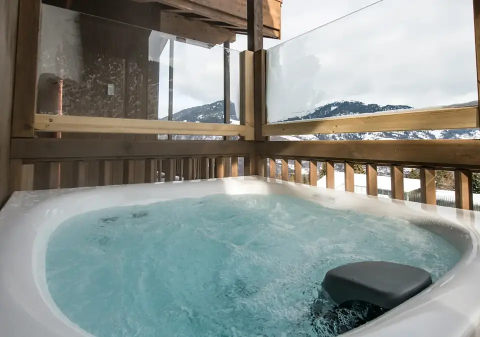 Chalet 1-Yellowstone Lodge-La Tania-Hot tub (1).webp
