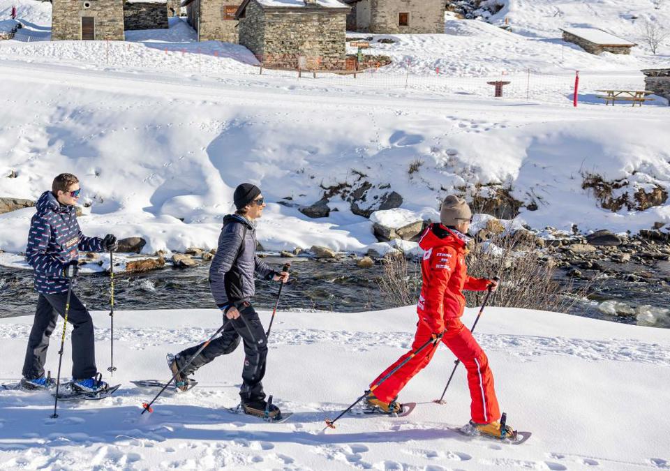 Les Menuires snowshoeing.jpg