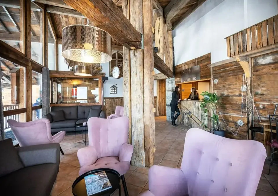 Hermine-Val Thorens-Reception (M_Reyboz) (1).webp