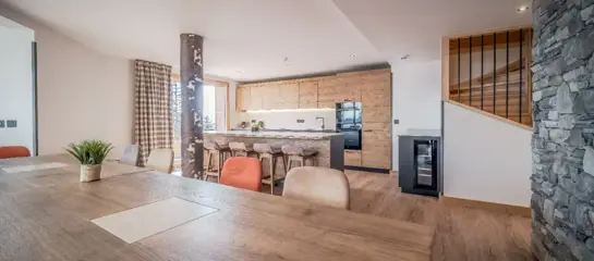 Duplex apartment 202 sleeping 14 (c.234m2):