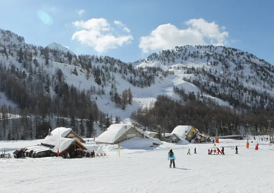 Isola 2000 skiing (4).webp