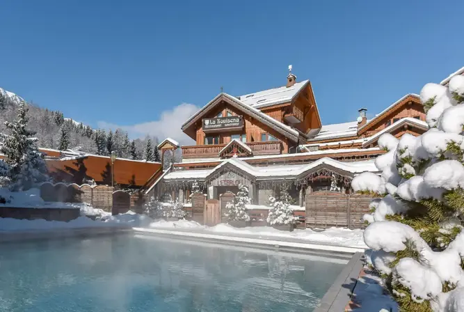 Hotel Eterlou-Meribel-Pool (2).webp