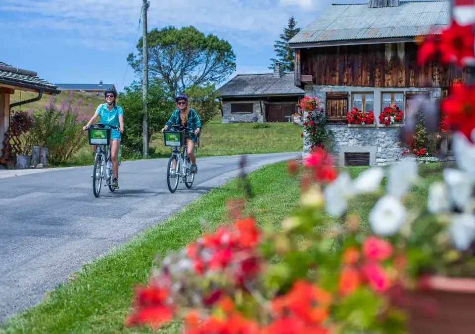 Les Gets biking (©Mel_Carle).webp