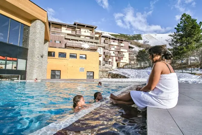 Les Cretes-Les Deux Alpes-Outdoor pool (2).webp