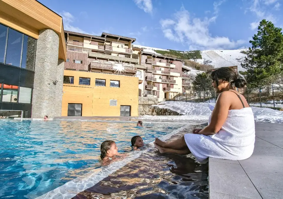 Les Cretes-Les Deux Alpes-Outdoor pool (2).webp